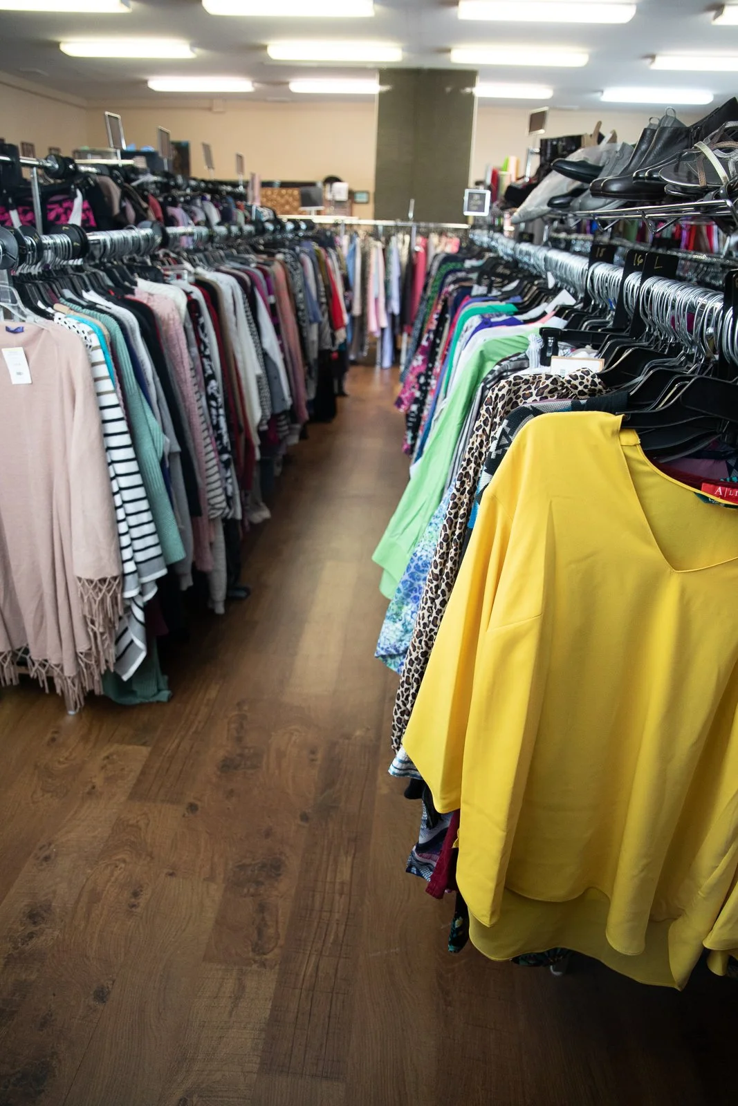 Plus size womens clothing consignment shops near shop me